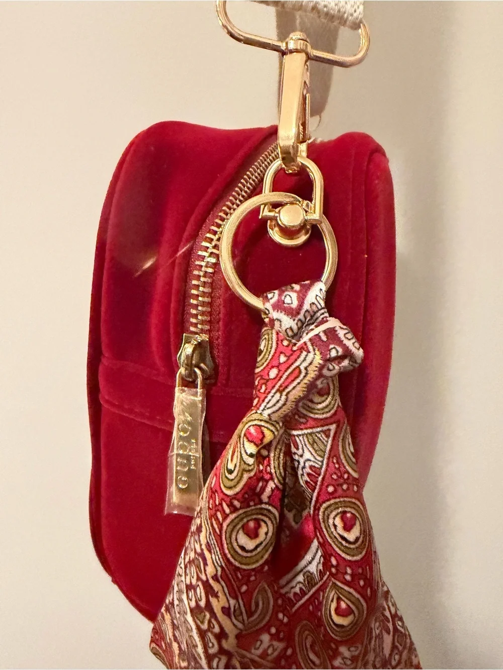 Gucci Red Velvet Beauty Cosmetic Bag GWP VIP item